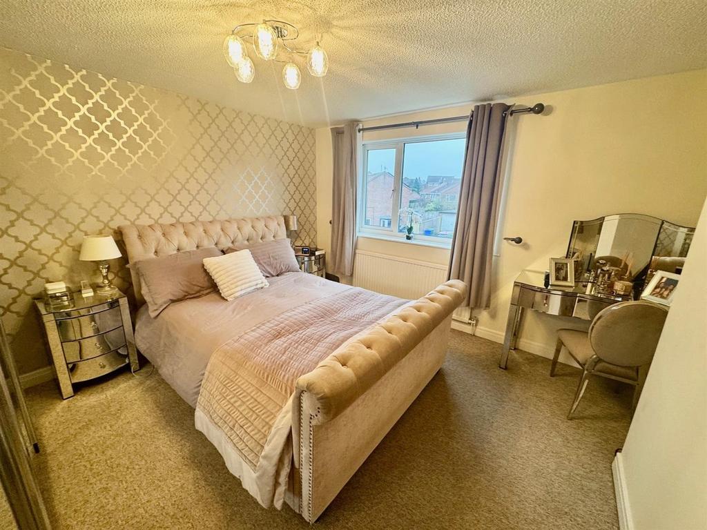 Bedroom 1.jpg