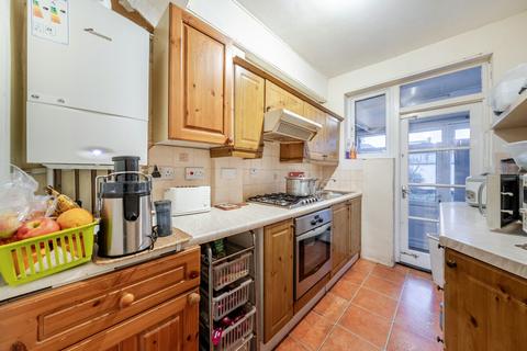 3 bedroom end of terrace house for sale, Manor Way, Merton CR4