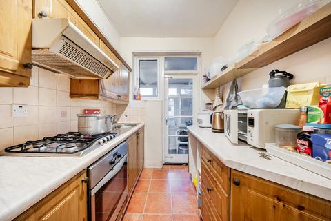 3 bedroom end of terrace house for sale, Manor Way, Merton CR4
