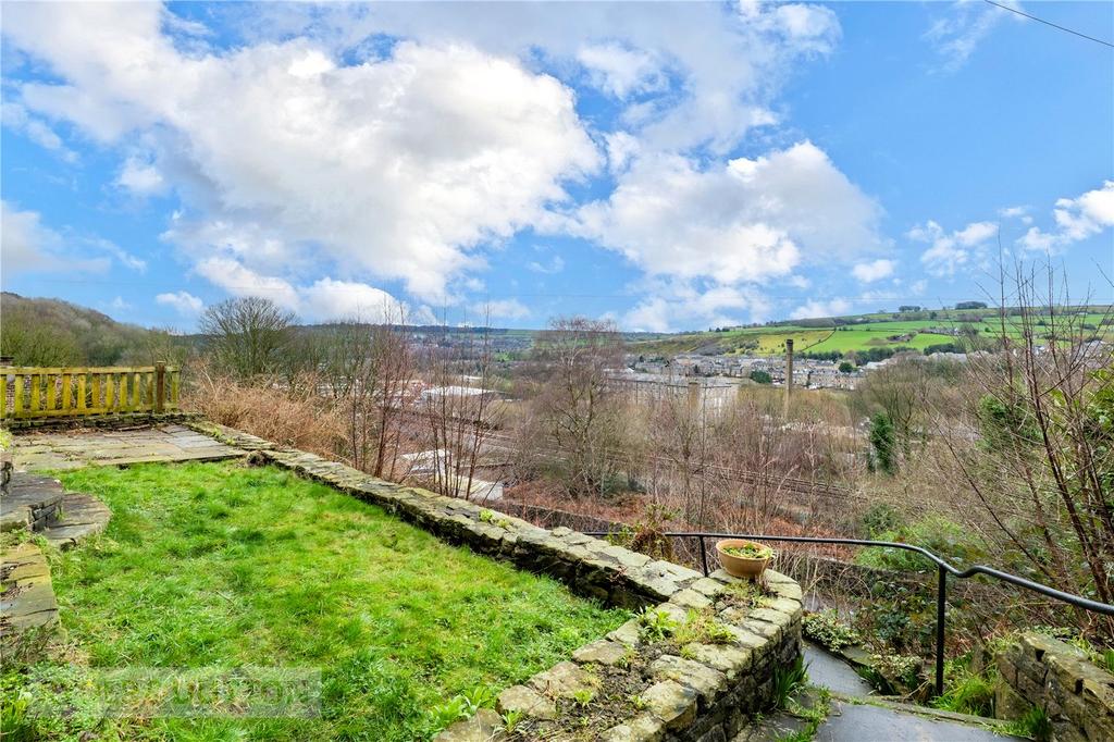 Front Garden/Views