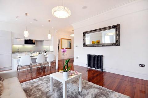 3 bedroom flat to rent, Wolverton Gardens, Ealing, London, W5