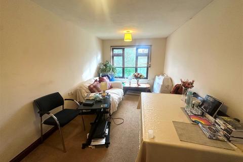 1 bedroom flat for sale, Rydal Court, Watford WD25