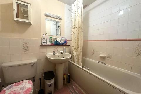 1 bedroom flat for sale, Rydal Court, Watford WD25
