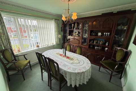 4 bedroom detached house for sale, The Firs, Shaftesbury Avenue, Pedmore, Stourbridge, DY9 0YP
