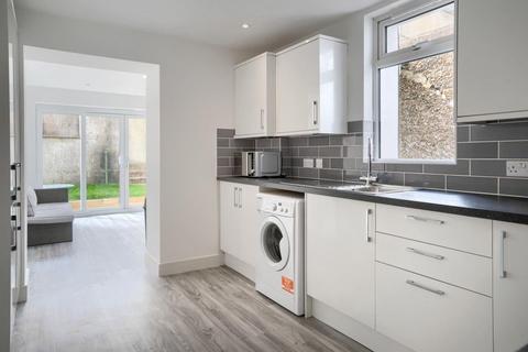 2 bedroom flat to rent, Eastern Road, Brighton BN2