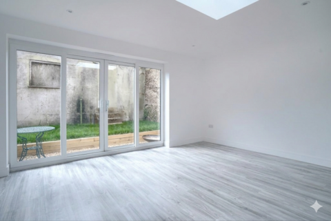 2 bedroom flat to rent, Eastern Road, Brighton BN2