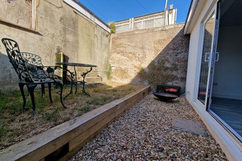 2 bedroom flat to rent, Eastern Road, Brighton BN2