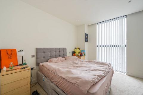 3 bedroom flat to rent, South Quay Plaza E14, Canary Wharf, London, E14