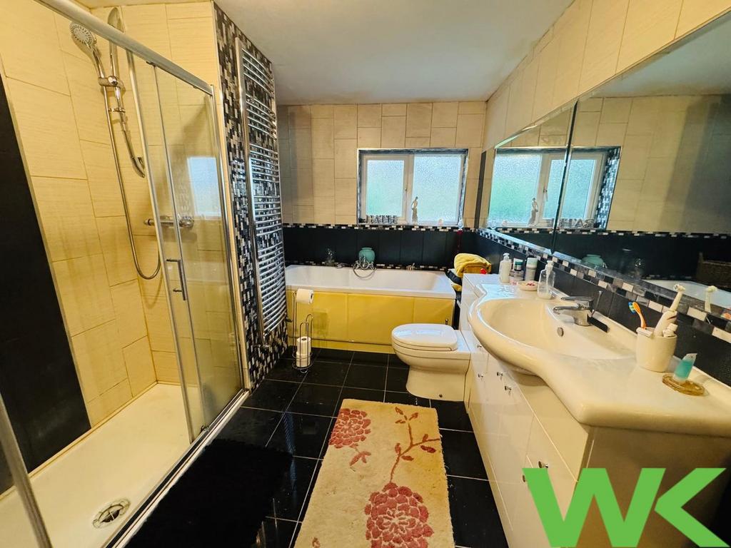 Master Bedroom Ensuite
