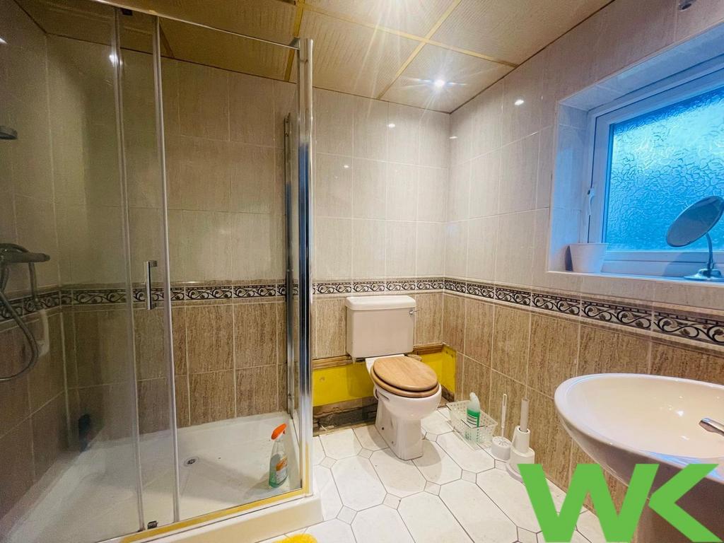 Bedroom 2 Ensuite