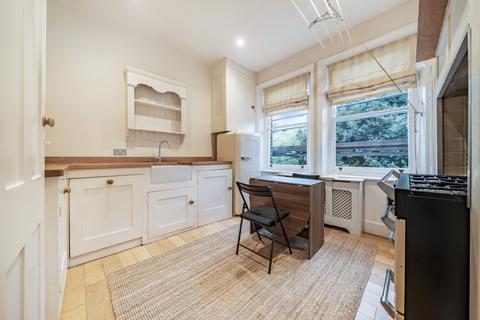 3 bedroom flat to rent, Alwyne Road, London, SW19