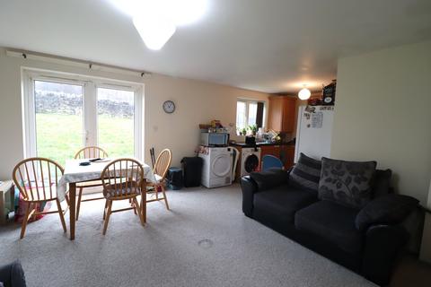 2 bedroom ground floor flat to rent, Pankhurst Close, Blackburn, BB1