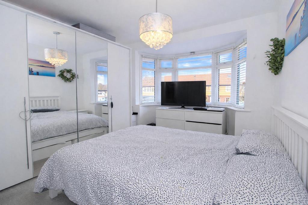 Bed 1.jpg