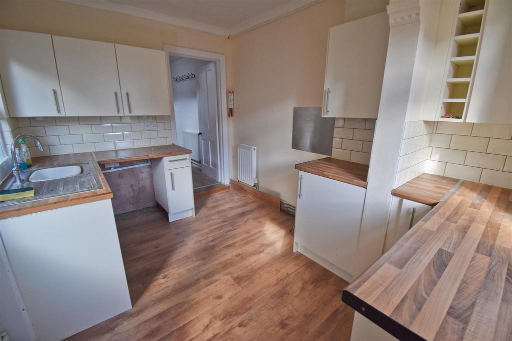 Kitchen 1.jpg