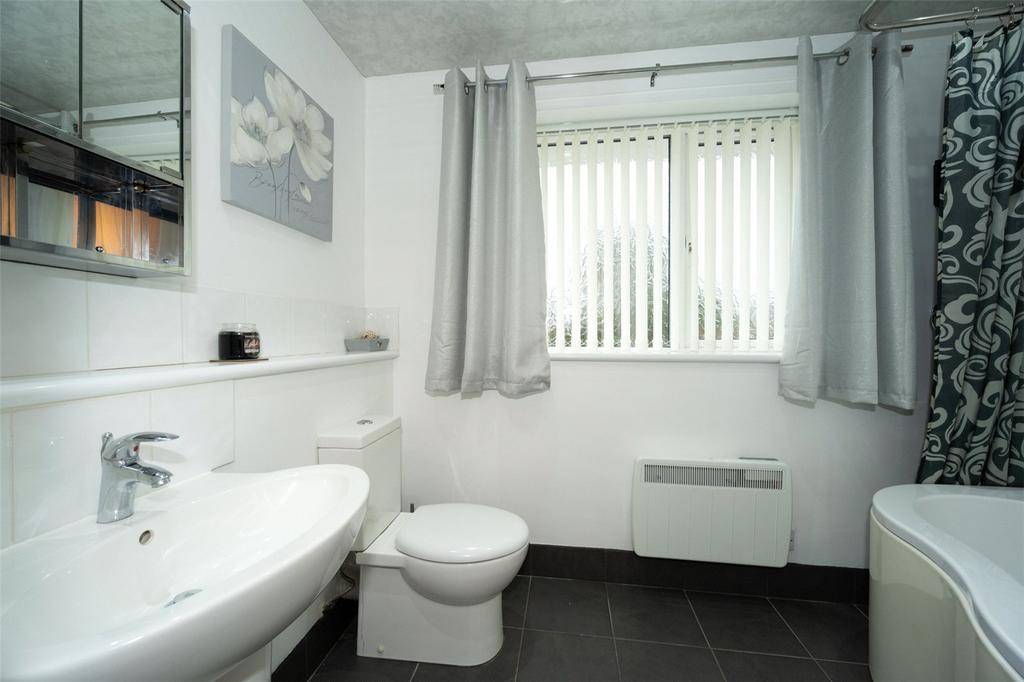 En-Suite Bathroom
