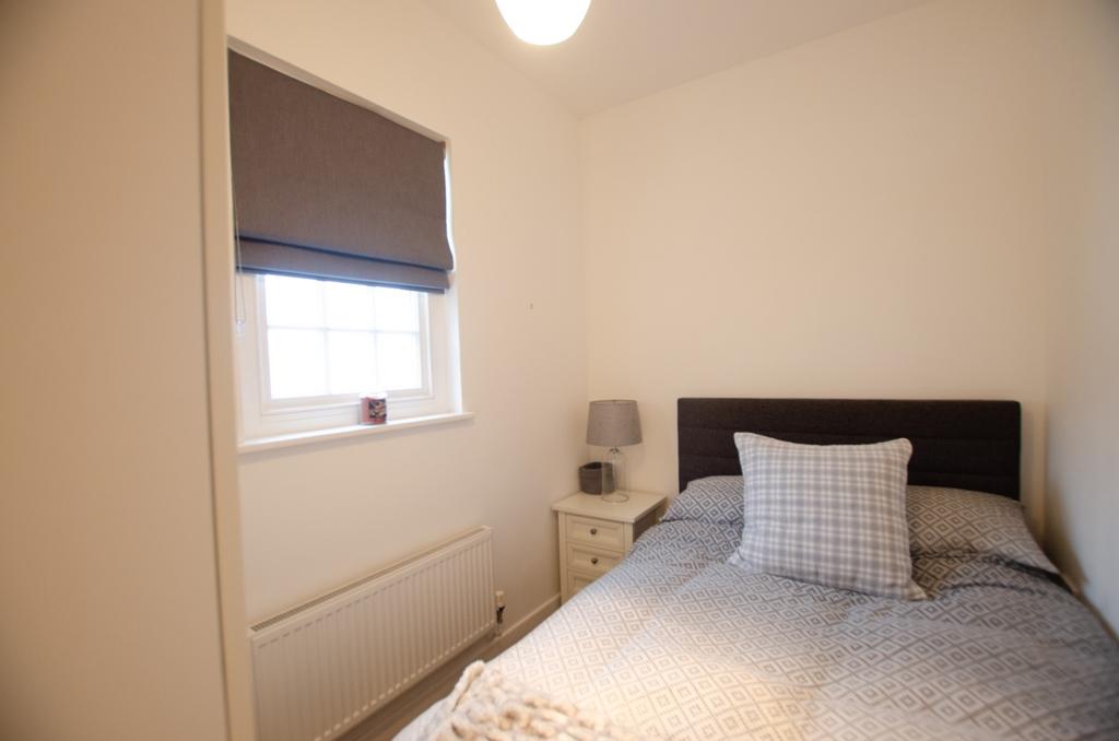 12 Royffe Way Bodmin 01208 74182-20