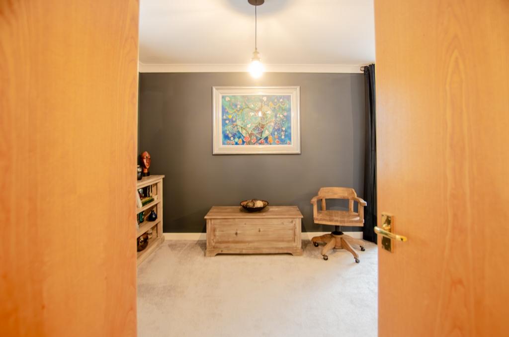12 Royffe Way Bodmin 01208 74182-12