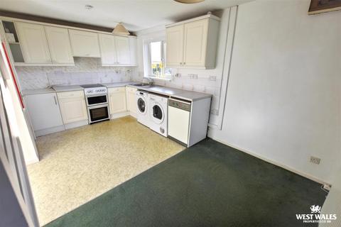 2 bedroom semi-detached bungalow for sale, Burgage Green Close, St. Ishmaels, Haverfordwest