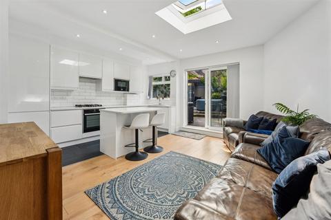 2 bedroom flat for sale, Kingston Road, Wimbledon SW19