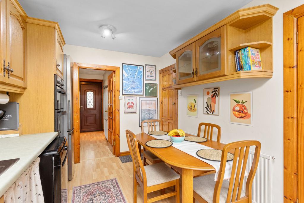Kitchen/ Dining Area