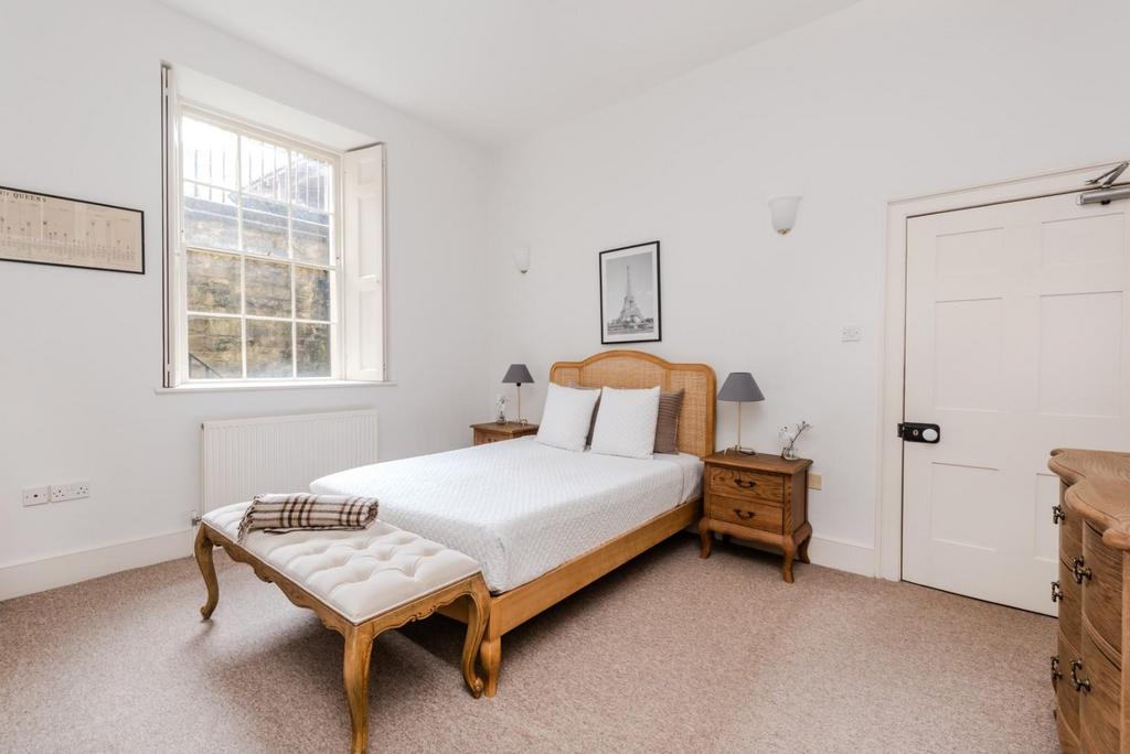 Lower Ground Floor Flat, 3 Great Bedford Street, B