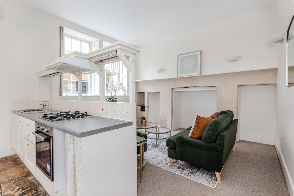Lower Ground Floor Flat, 3 Great Bedford Street, B