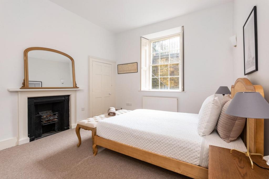 Lower Ground Floor Flat, 3 Great Bedford Street, B