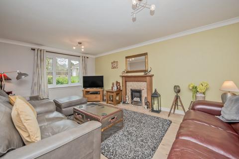 4 bedroom detached house for sale, Richmond Grove, Gomersal, Cleckheaton, West Yorkshire, BD19