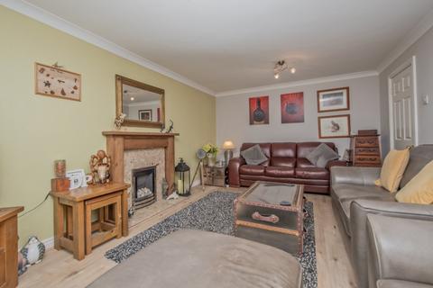 4 bedroom detached house for sale, Richmond Grove, Gomersal, Cleckheaton, West Yorkshire, BD19