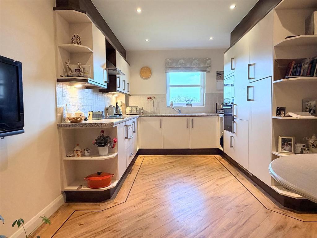 Dining kitchen