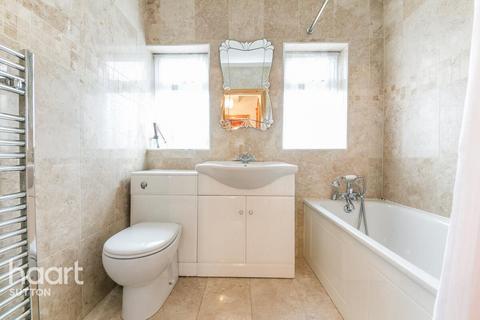 1 bedroom detached house to rent, Connaught Road, SUTTON