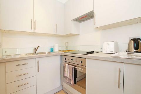 1 bedroom flat to rent, Lancaster Road, London W11