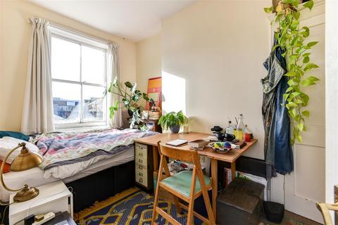 4 bedroom flat to rent, North Road, Brighton