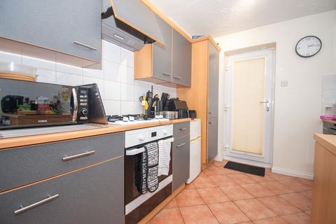 3 bedroom semi-detached house to rent, Morris Close, Thorpe Astley