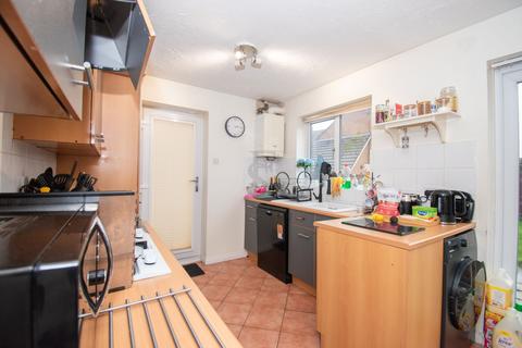3 bedroom semi-detached house to rent, Morris Close, Thorpe Astley