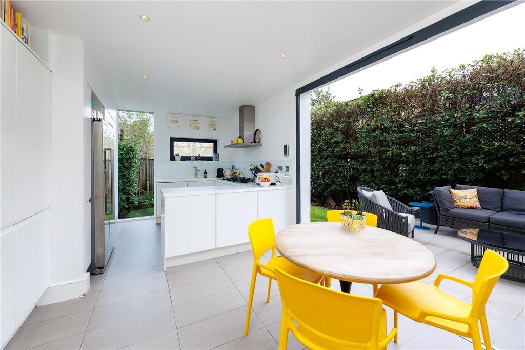Kitchen/Dining
