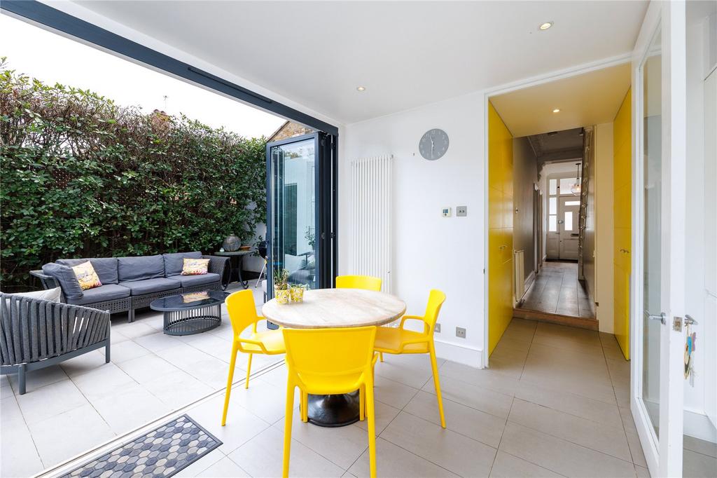 Dining/Patio