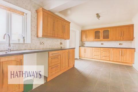3 bedroom semi-detached house to rent, Maesgwyn, Pontnewydd, NP44