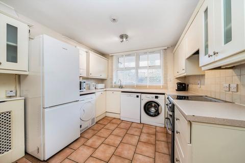 3 bedroom flat to rent, Walney Walk, London N1