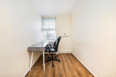 3 bedroom flat to rent, Walney Walk, London N1