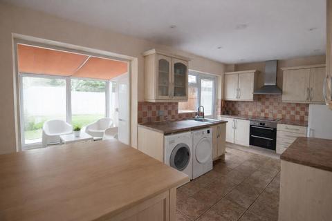 3 bedroom terraced house for sale, Days Close, Hatfield