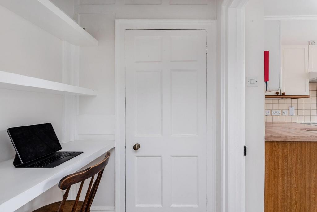 Second Floor Flat, 3 Great Bedford Street, Bath, B