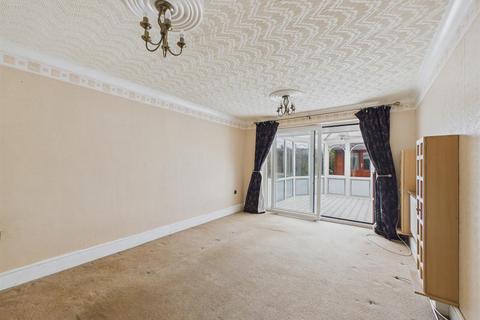 2 bedroom semi-detached bungalow for sale, The Beeches, Upton-Upon-Severn, Worcester