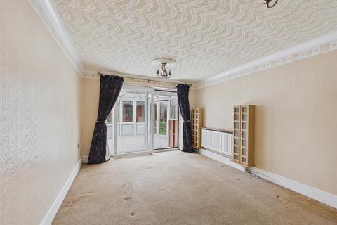 2 bedroom semi-detached bungalow for sale, The Beeches, Upton-Upon-Severn, Worcester