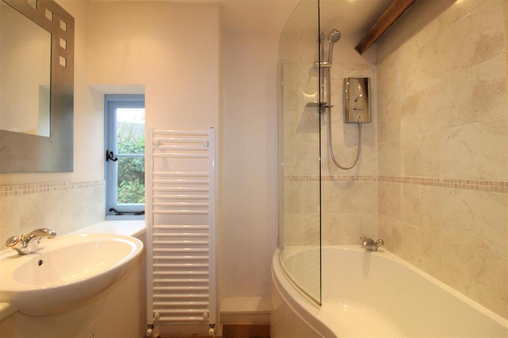 Bathroom.JPG
