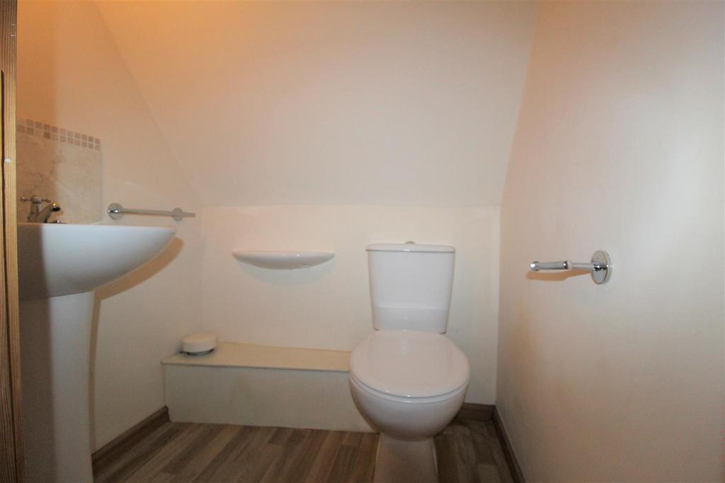 Bathroom.1.JPG