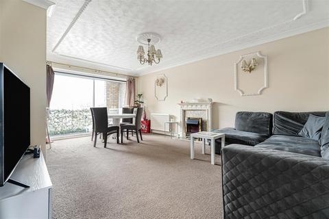 2 bedroom flat for sale, Knighton Green, High Road, Buckhurst Hill