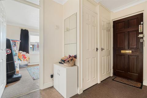 2 bedroom flat for sale, Knighton Green, High Road, Buckhurst Hill