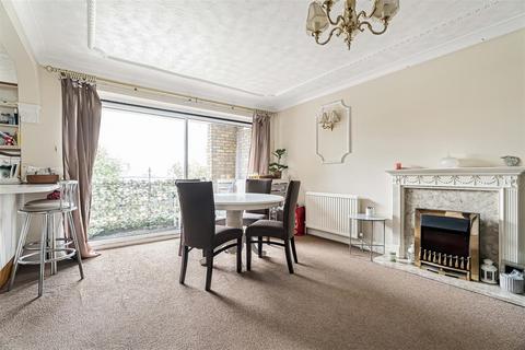 2 bedroom flat for sale, Knighton Green, High Road, Buckhurst Hill