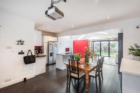 4 bedroom end of terrace house for sale, Southway, Raynes Park SW20